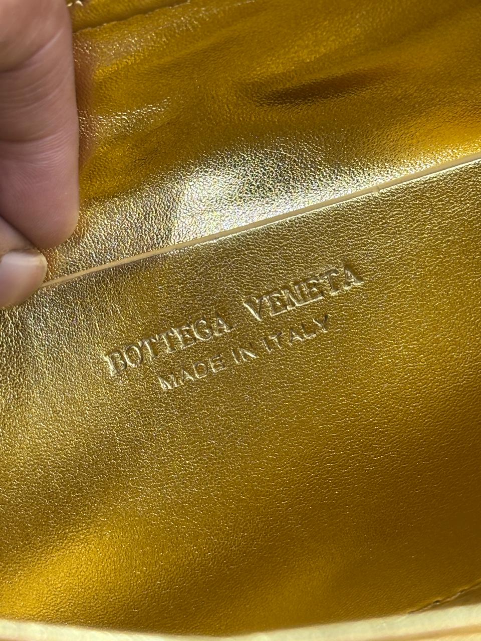 Luxury bott  Vene  Bucket Bag (Made in Italy)
