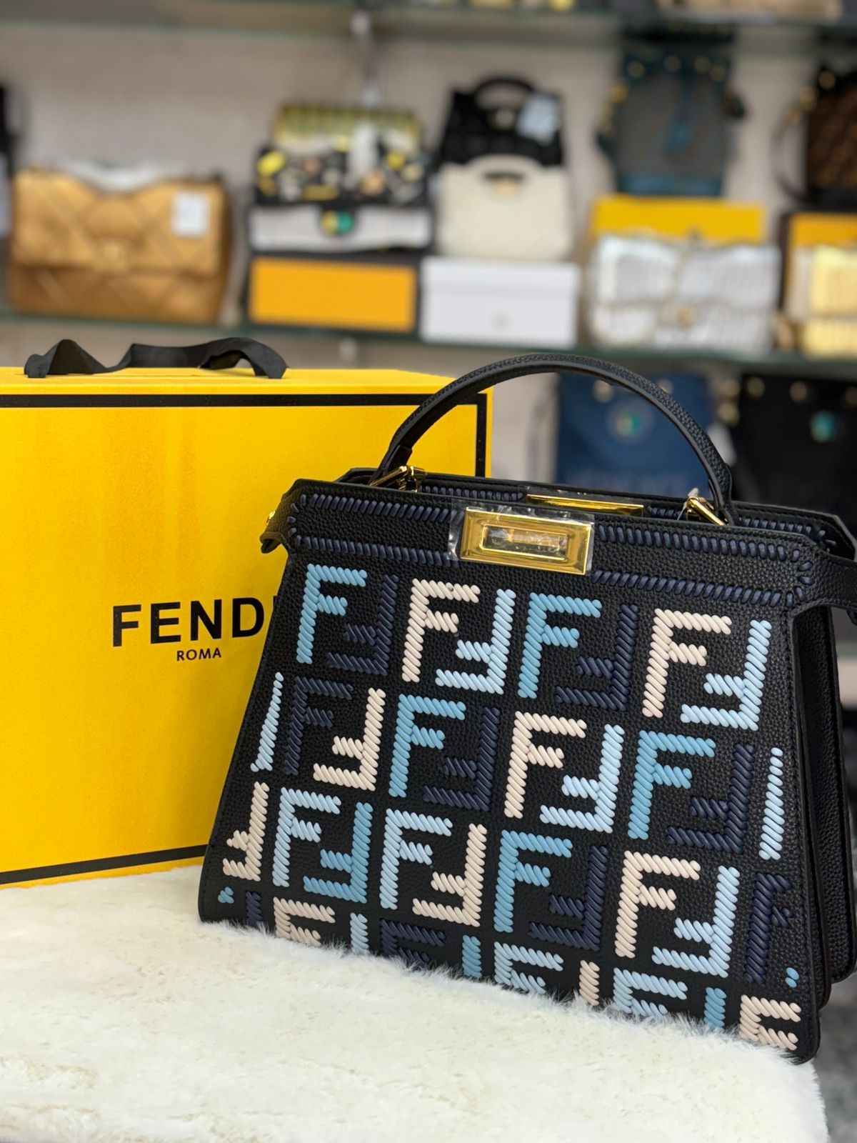 Luxury Fendi peekaboo in genuine leather next to original quality