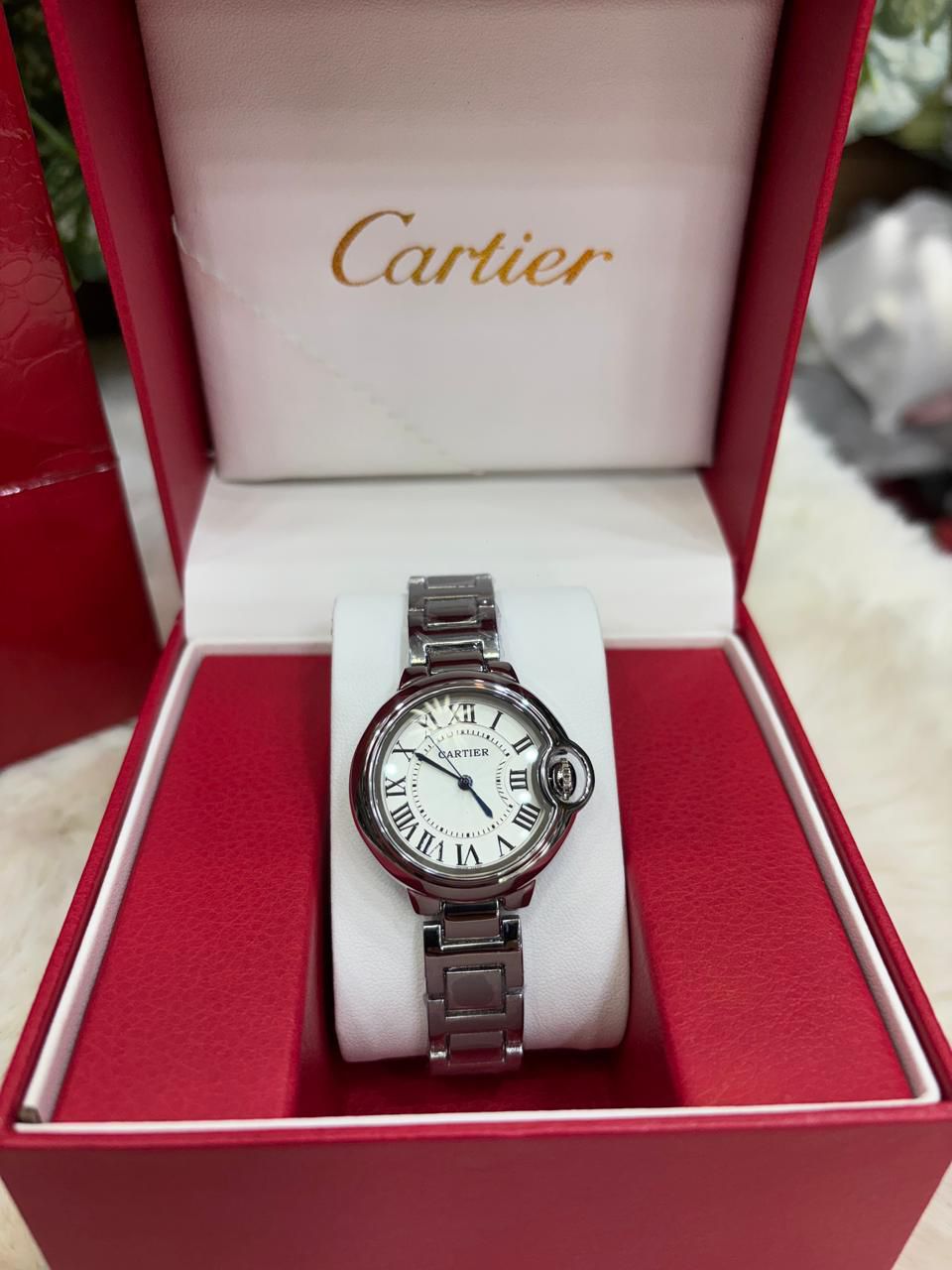 Car Watch for Women – Elegant Luxury Wrist Watch