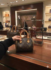 Lo Speedy Bag – Iconic Designer Handbag with Magnetic Box