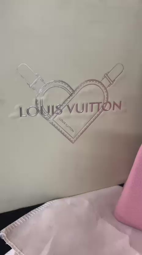 Load video: Luxury iconic capucines for women