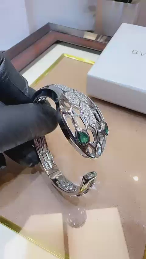 Load video: Bvl Bracelet with Ring – Latest Luxury Jewellery Set
