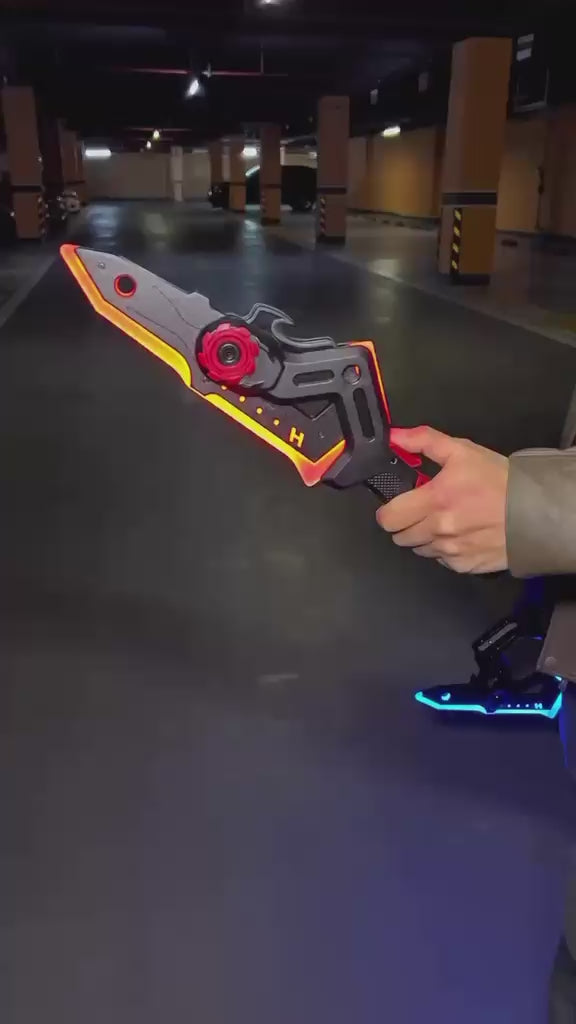 Load video: Spinning battle toy for kids